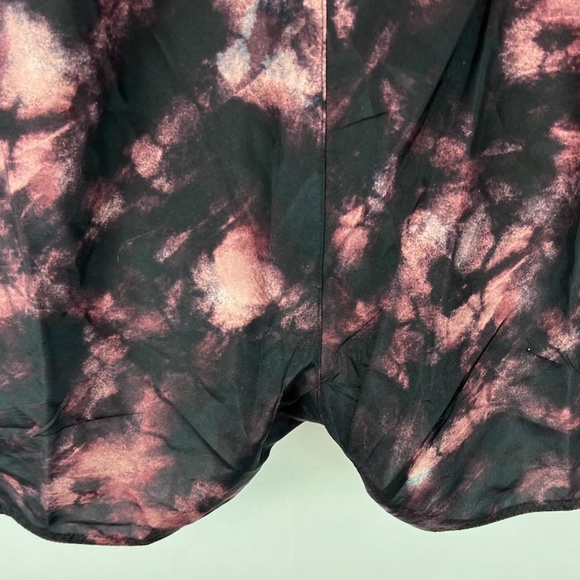 NWT: old navy Dolphin-Hem Run Shorts for Women (4X) - Picture 12 of 14